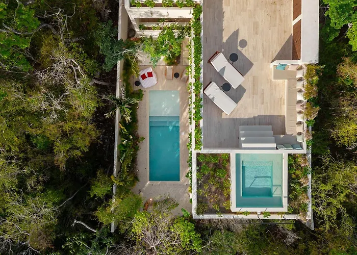 Villa Lumila Rooftop Sunset & Jungle Views