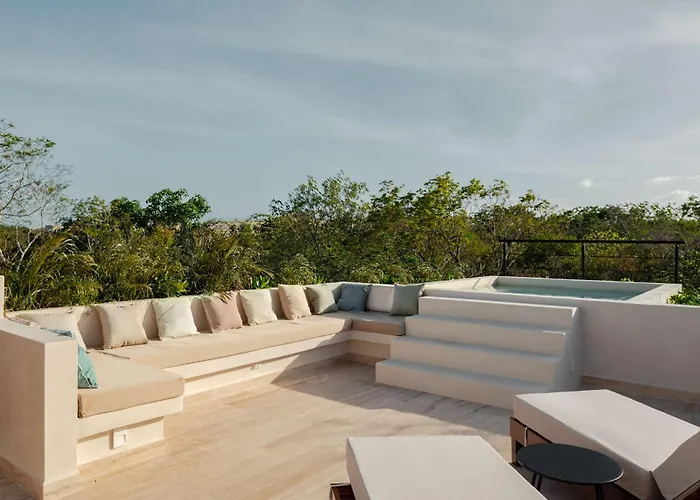 Villa Lumila Rooftop Sunset & Jungle Views