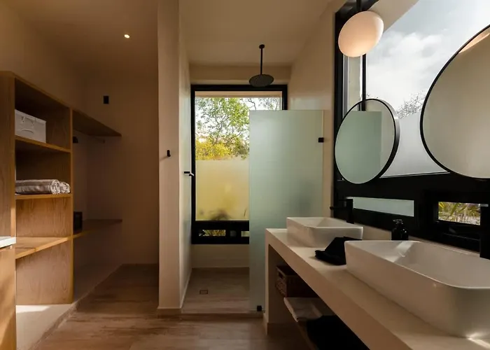 Lumila Rooftop Sunset & Jungle Views Villa